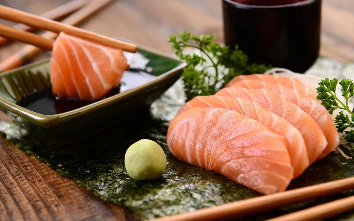 Fësch ass eng vun den Haaptgrënn vun der japanescher Ernährung, mat Ausnam vu fetteg Varietéiten wéi Saumon. 